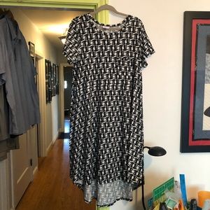 LuLaRoe Black and White Large Carly